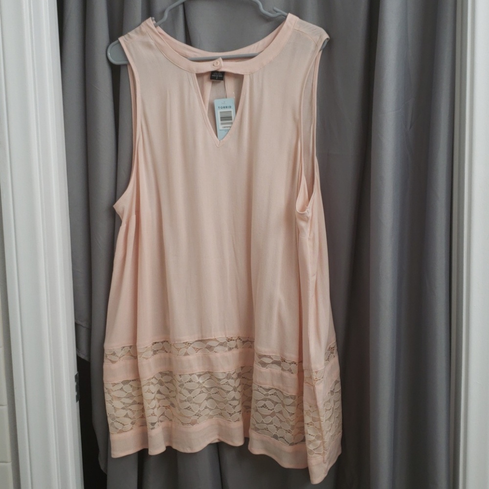 ➕ Sleeveless lace top - torrid
